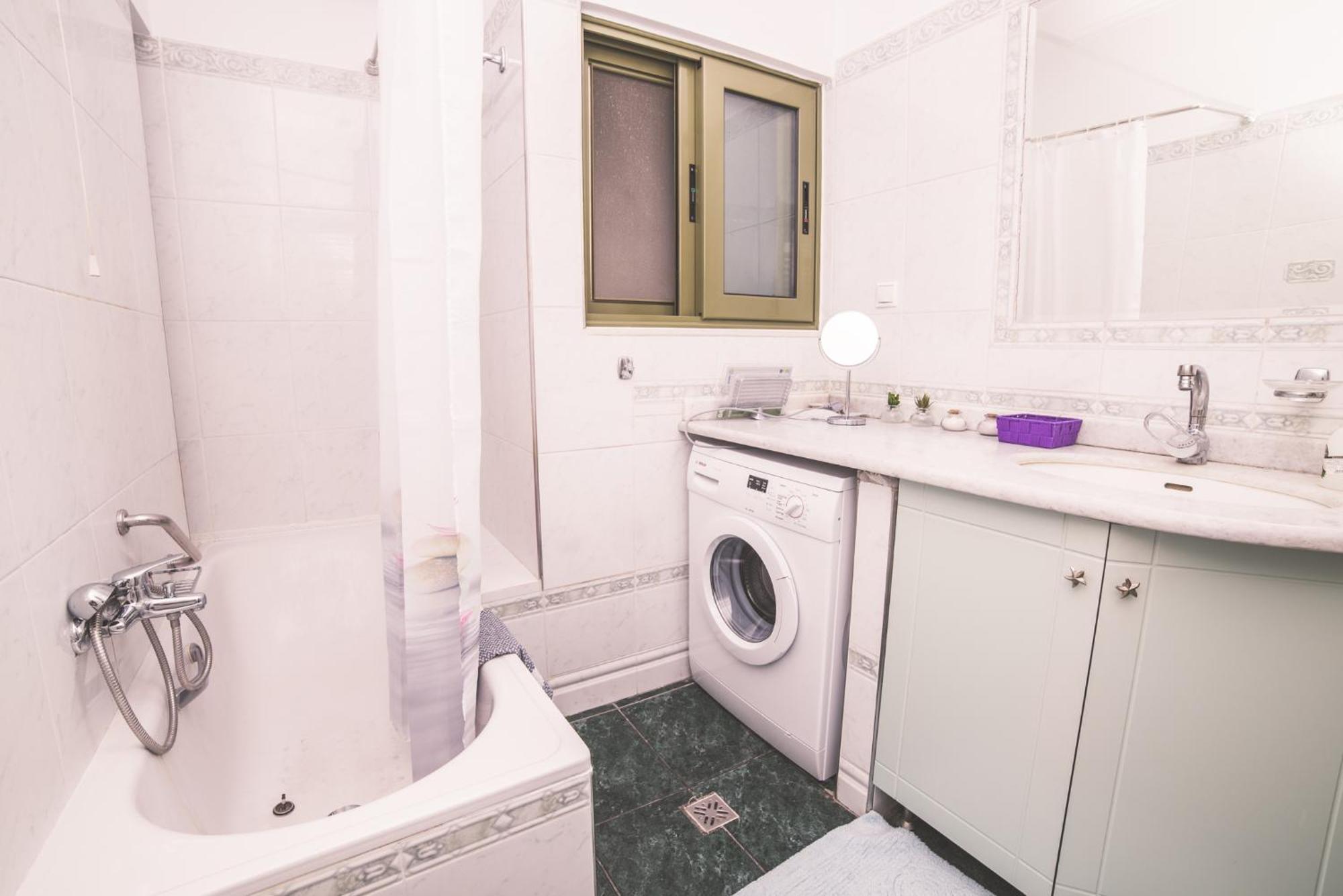 Lazarus 2Bd Apartment In The Center พาทรา ภายนอก รูปภาพ